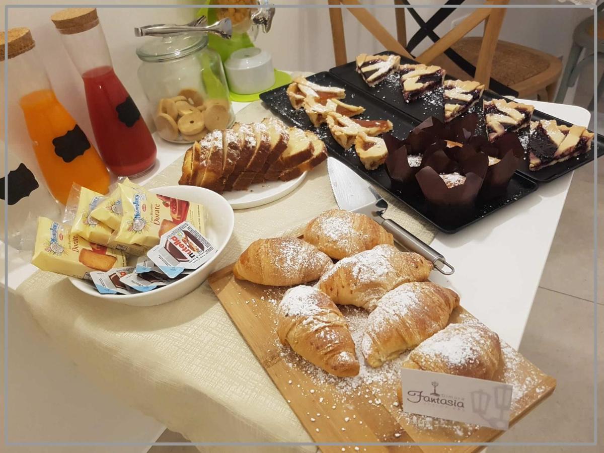 Dimora Fantasia Charme B&B Bari Exterior foto